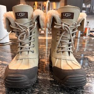 UGG Adirondack Boots size 6
